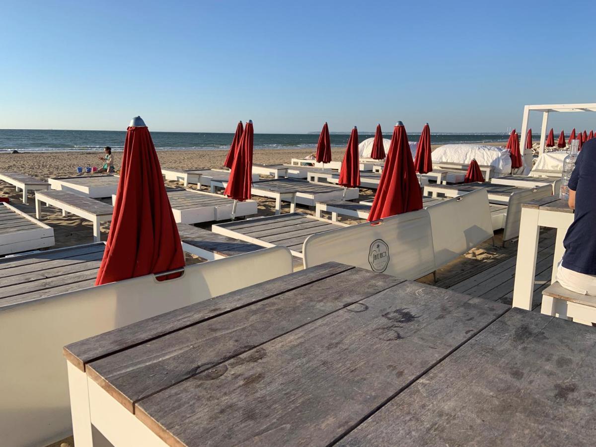 Grand Rez De Jardin-Terrasse Avec Vue Sur La Mer - 2 Chambres Blonville-sur-Mer Exterior photo
